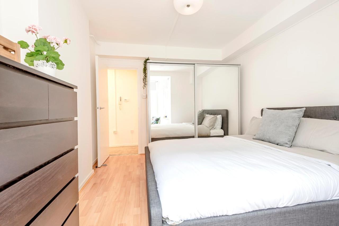 Modern One Bedroom Victoria Apartment London Exterior foto