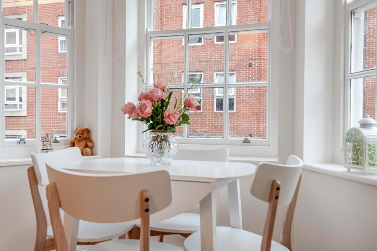 Modern One Bedroom Victoria Apartment London Exterior foto